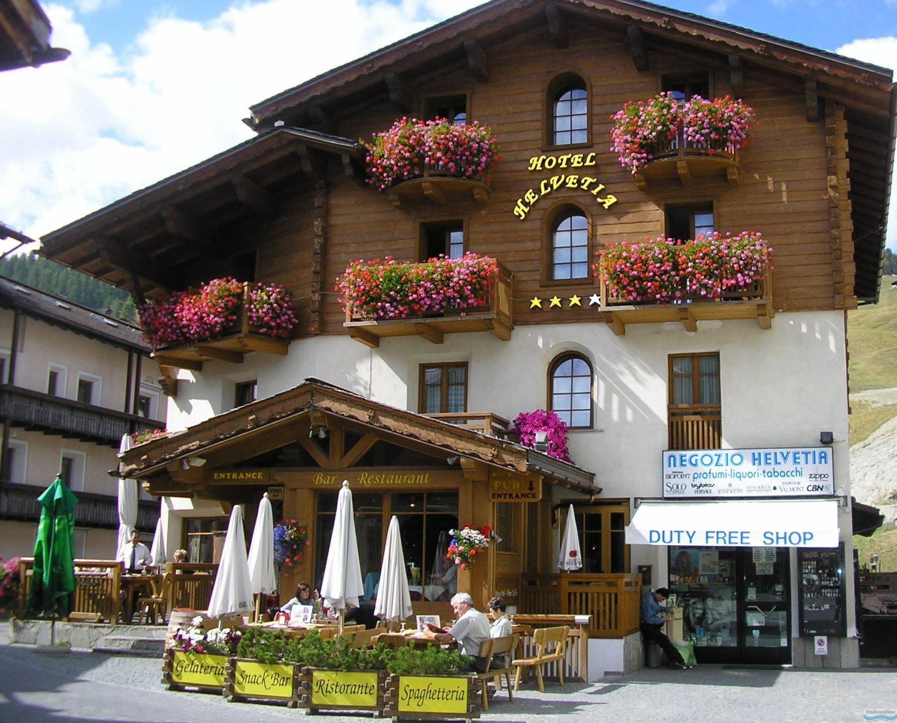 ХОТЕЛ HELVETIA