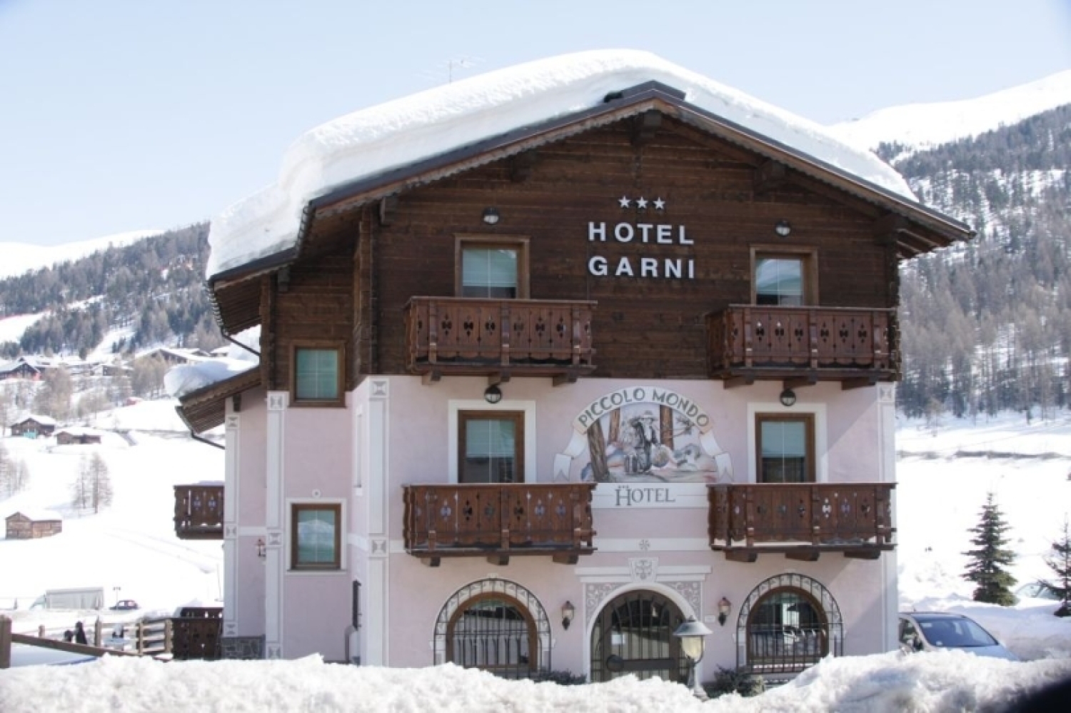 PICCOLO MONDO HOTEL
