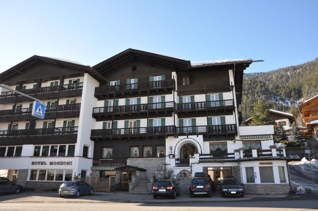 ХОТЕЛ MONZONI